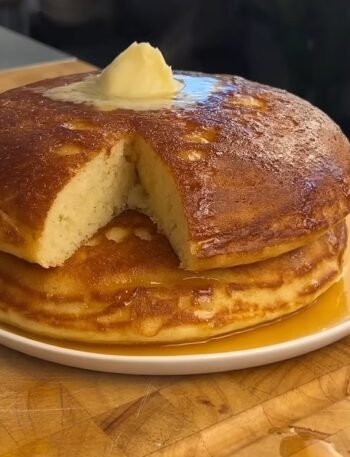 Fluffy Buttermilk Pancakes Like Your Favorite Breakfast Spot